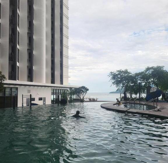 إستديو قياسى مطل على حمام السباحة, The Shore By Petite Residence