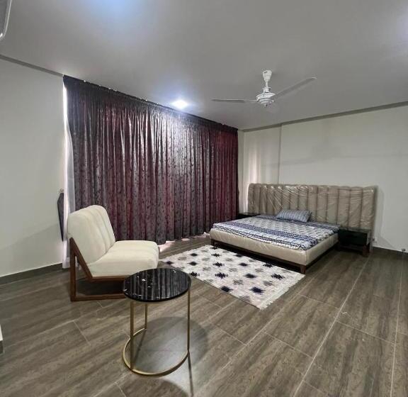اتاق خانوادگی, Rehman Luxury Rooms And Apartments