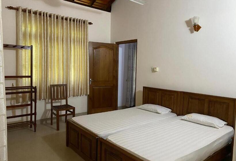 Номер Стандарт с Балконом, Green Country Lodge