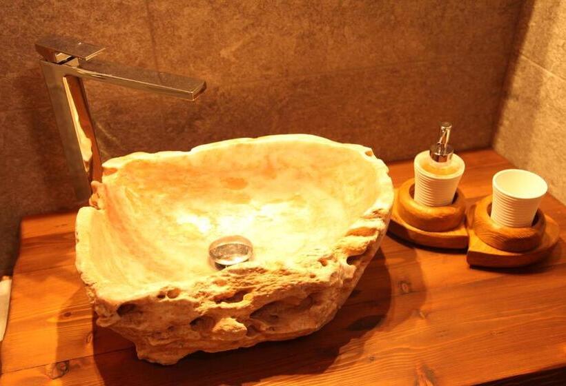 اتاق سوپریور, Mi Casa Tu Casa