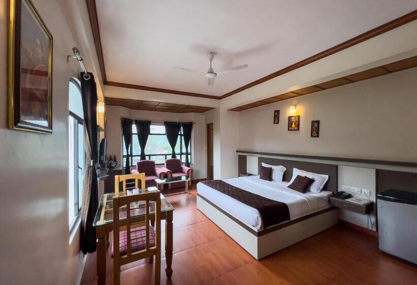 Standardrum, Munnar Castle