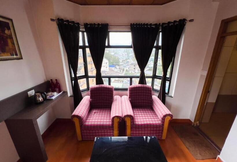 Superior Rum, Munnar Castle