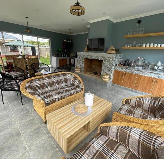 چادر با خدمات رفاهی استاندارد, Mavana Cottages