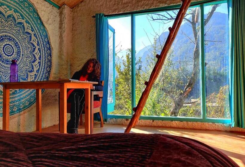 Семейный Номер, The Satvic Retreat