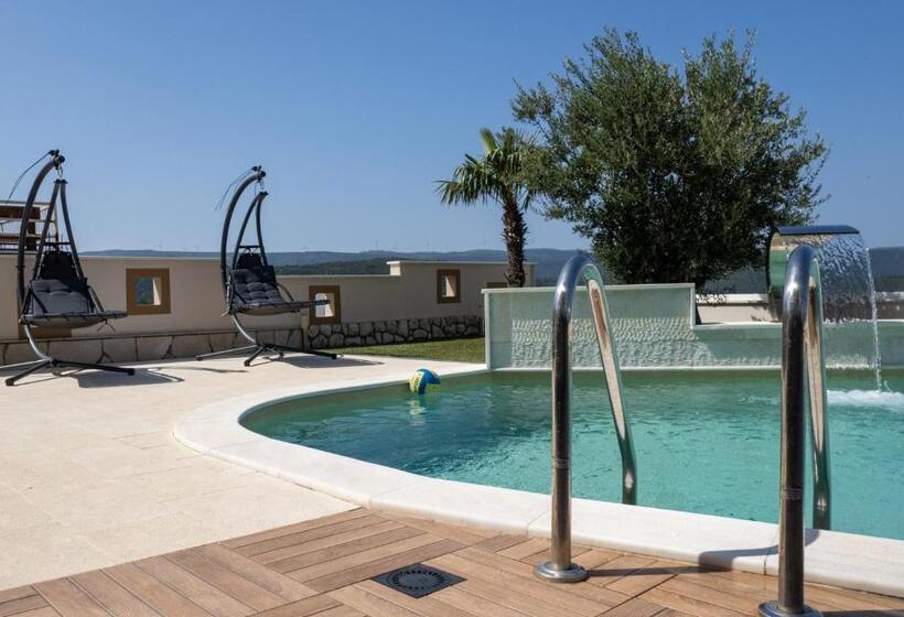 آپارتمان 1 خوابه با چشم‌انداز دریا, Apartment With Pool Sunset Cove