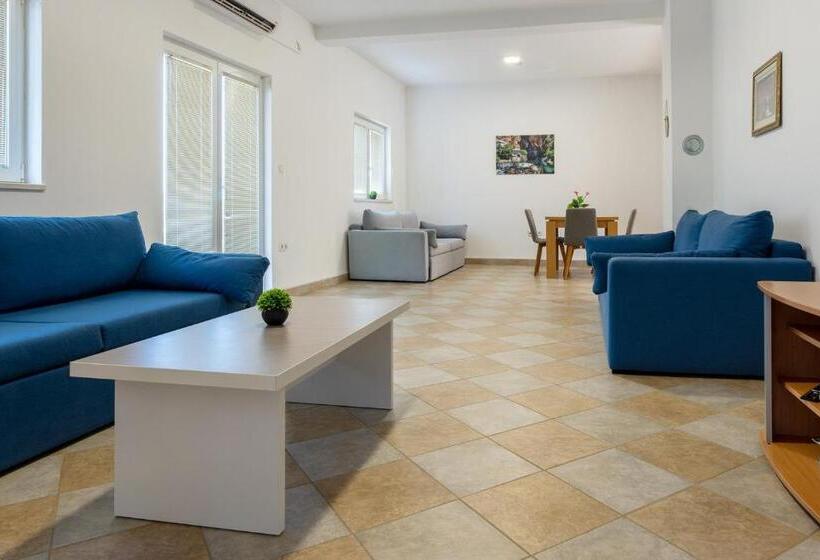 آپارتمان 1 خوابه با چشم‌انداز دریا, Apartment With Pool Sunset Cove