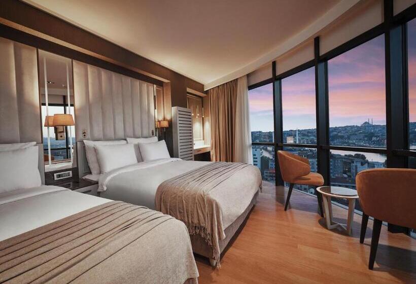 اتاق لوکس با چشم‌انداز دریا, The Hotels, Galata