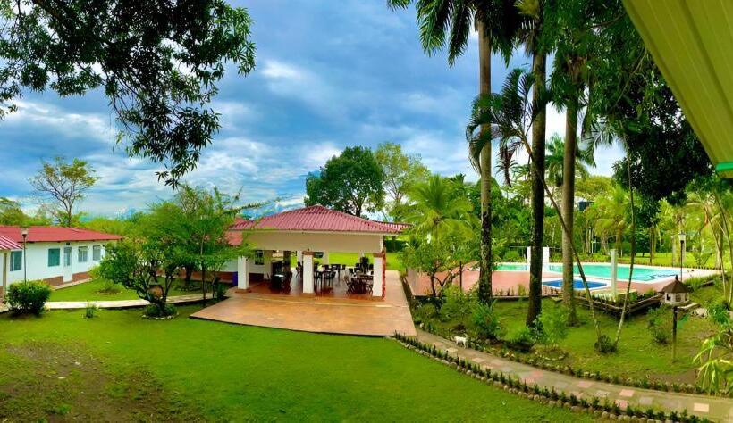 سوئیت با بالکن, Finca Campestre La Carolina