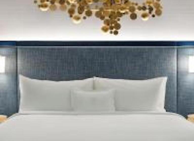 家庭间, Fontainebleau Las Vegas By Suiteness