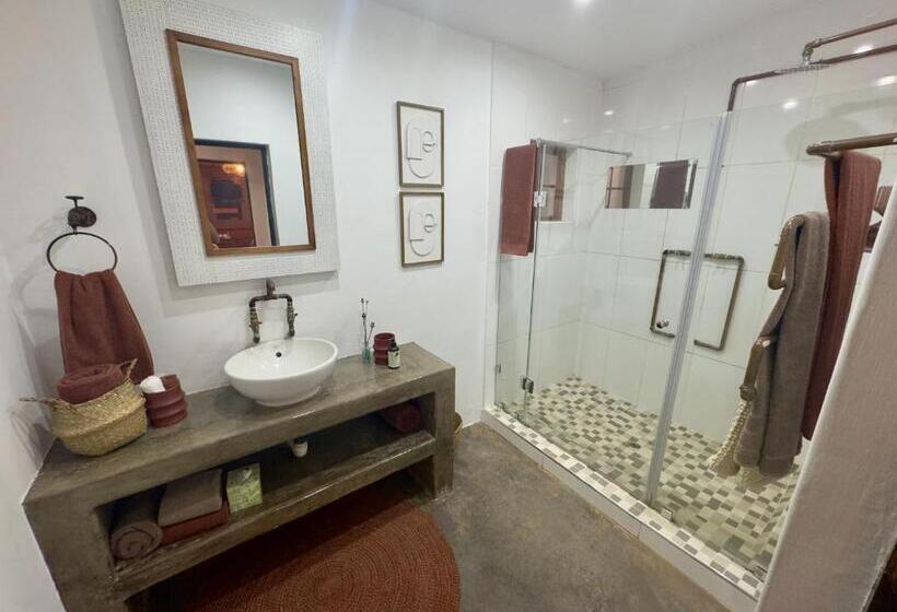 Номер Deluxe, The Blue Shutter Guest House