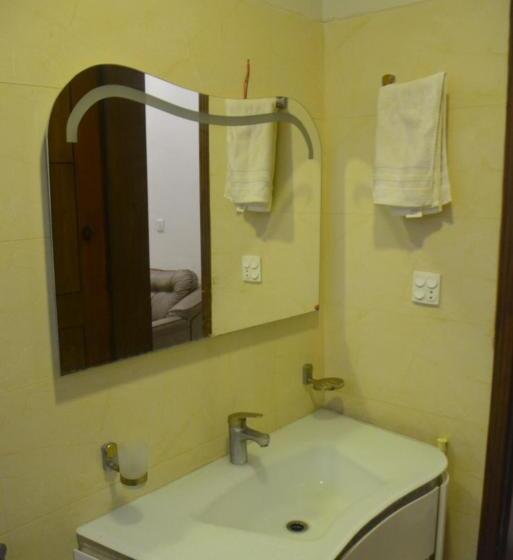 آپارتمان خانوادگی 2 خوابه, Ukasha Guest House
