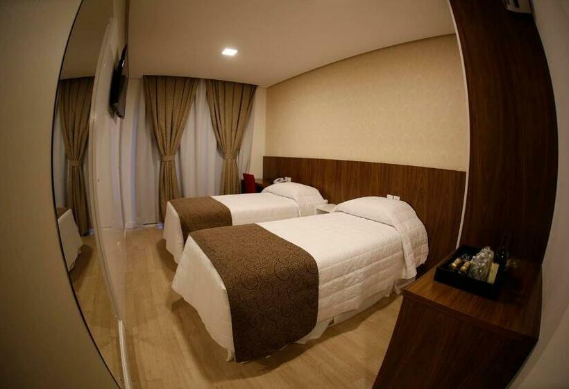 Номер Superior, Holiday & Business Hotel   Em Frente Ao Centro De Eventos E Arena Conda