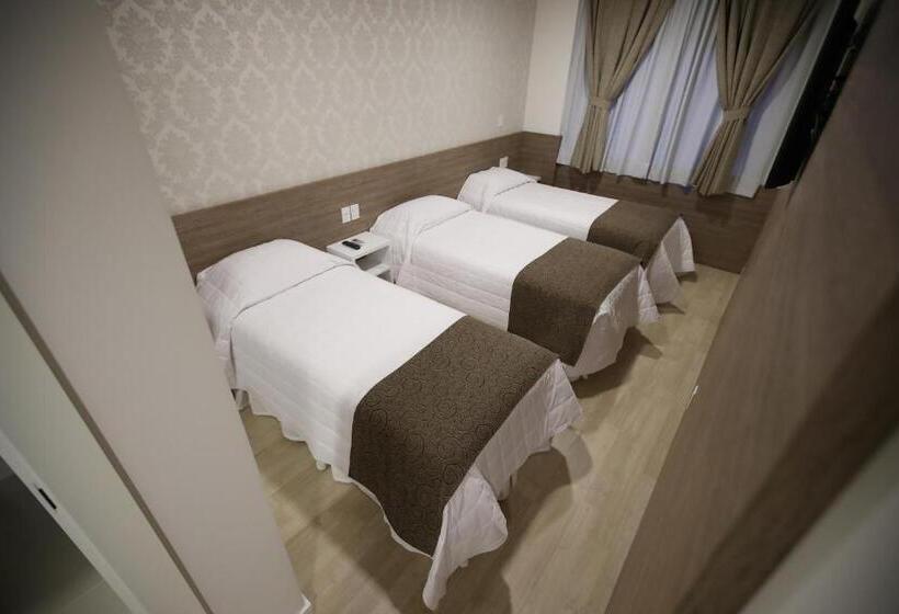 Номер Стандарт Трехместный, Holiday & Business Hotel   Em Frente Ao Centro De Eventos E Arena Conda