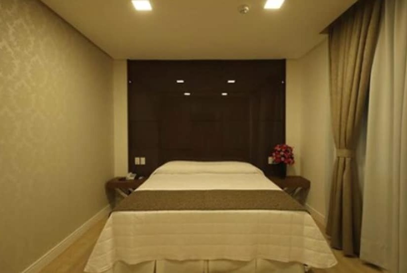 Трехместный Номер Superior, Holiday & Business Hotel   Em Frente Ao Centro De Eventos E Arena Conda