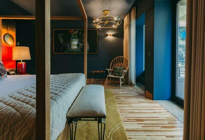 Quarto executivo, Torel Avantgarde