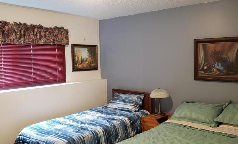 Family Suite, Akiskinook Lake Resort! 1 Bedroom Townhouse! Rent Monthly, Weekly, Private Entrance, Gas Bbq, Wi Fi