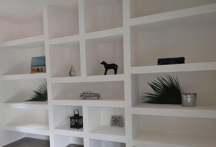 خانه 1 خوابه, La Table De Apoyo