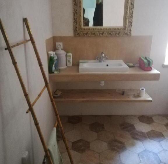 Дом 3 Спальни, Les Lavandes