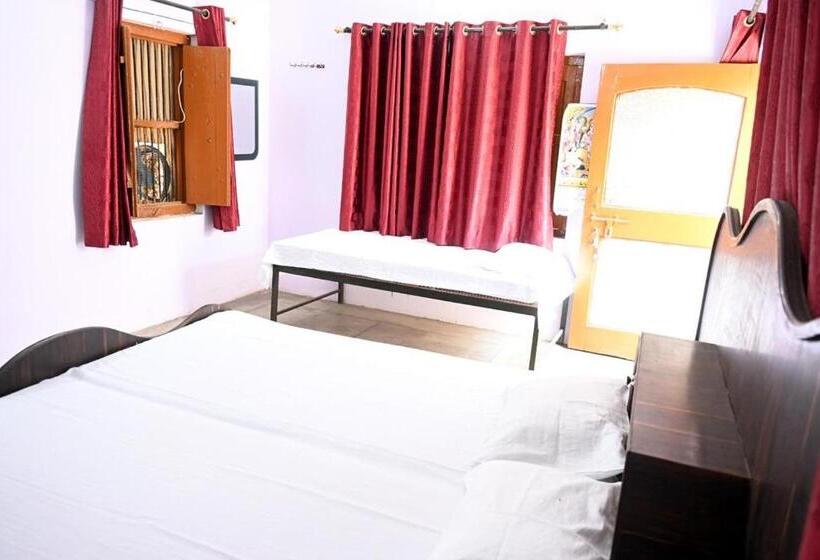 Номер Стандарт, Sandhya Guest House