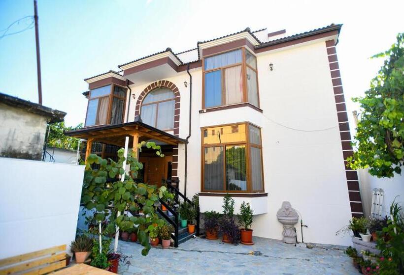 اتاق خانوادگی, Vila Rivaaa