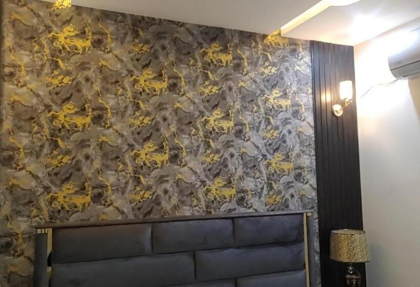 اتاق استاندارد با بالکن, Cheap Guest House Hotel Apartments   Near To Islamabad International Airport & Motorway