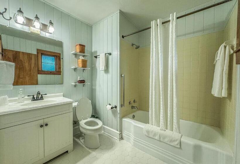 Стандартный Номер Кровать Кинг, Hemlock Inn