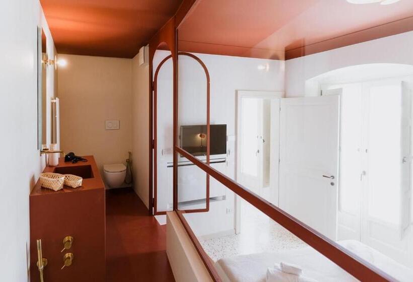 Номер Deluxe с Балконом, Palazzo D Azeglio