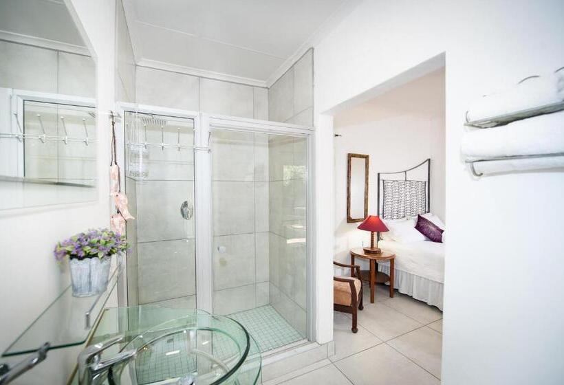 Номер Стандарт, Interlude Guest House