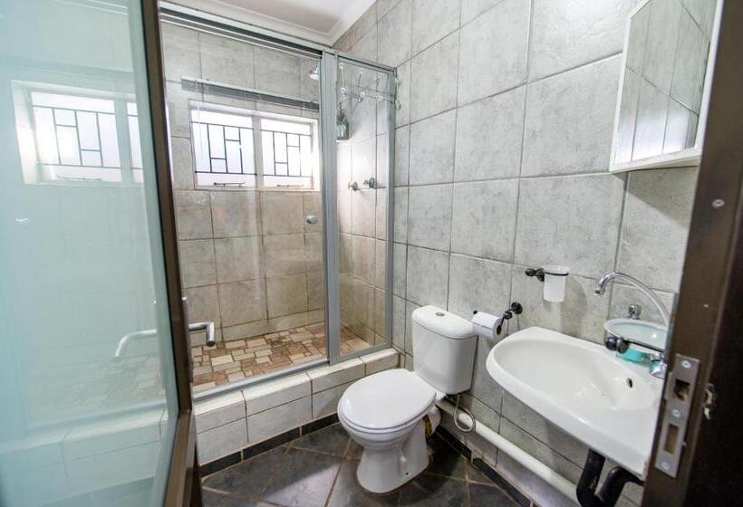 Семейный Номер, Interlude Guest House