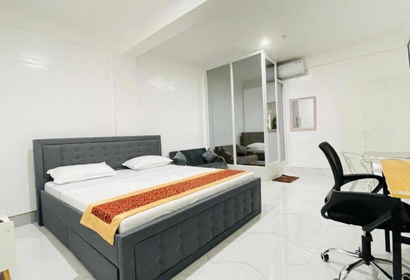 キングサイズベッドのスイートルーム, Legends Hotel Lemery Batangas