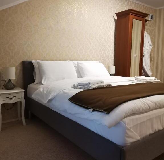 수피리어 룸, Kavaler Inn