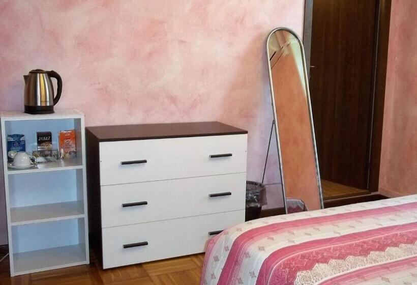 غرفة قياسية, B&b Dei Laghi