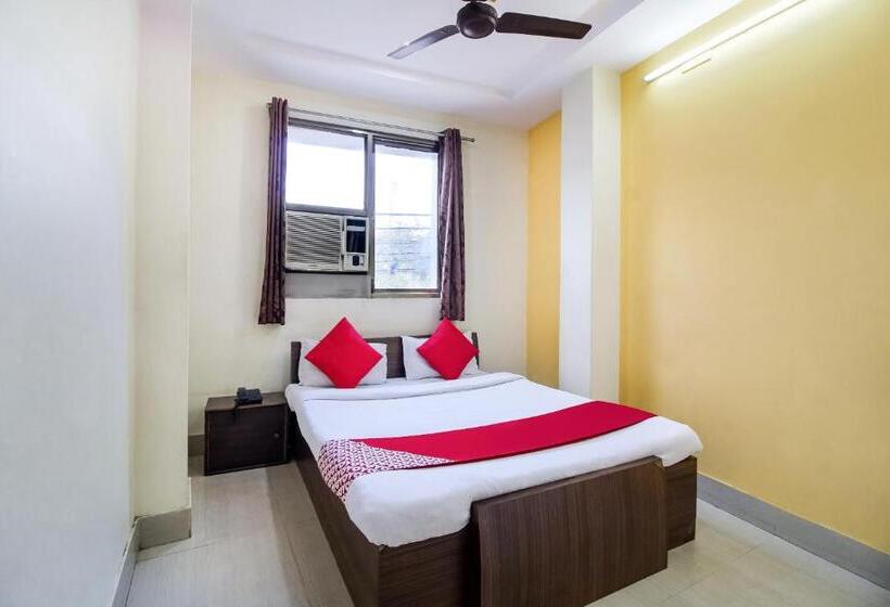 اتاق کلاسیک سه تخته, Oyo Hotel Anupam