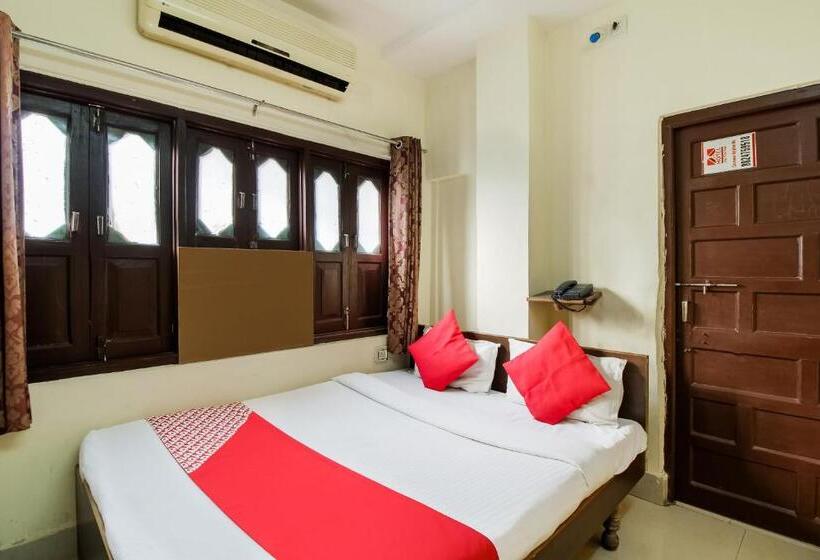 اتاق کلاسیک سه تخته, Oyo Hotel Anupam