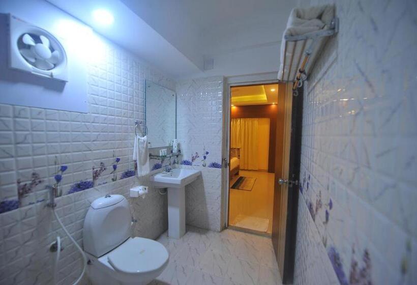 سوییت اجرایی, Pipul Hotels And Resorts 400 Meter From Sea Beach