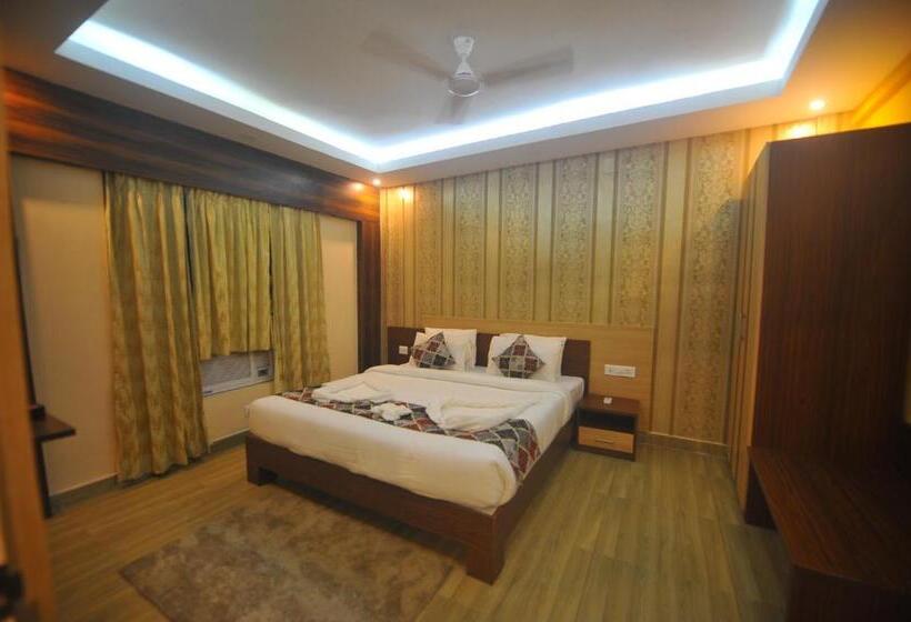 سوییت سوپریور, Pipul Hotels And Resorts 400 Meter From Sea Beach