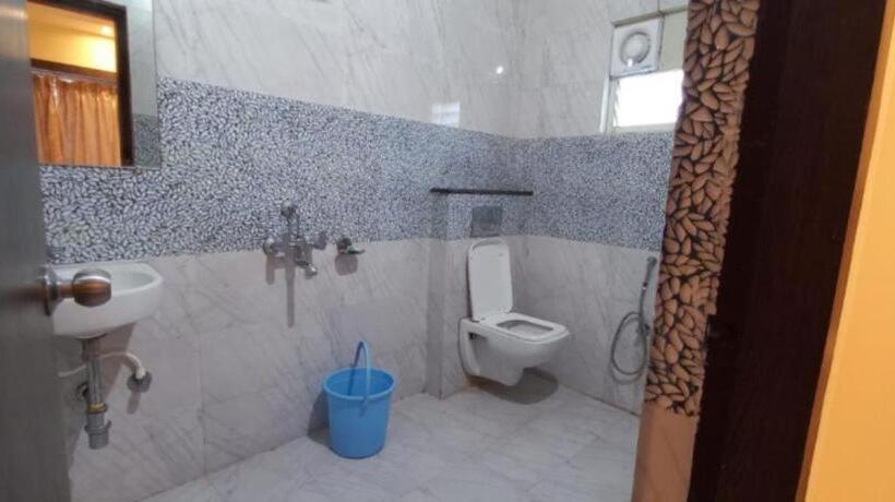 Номер Superior Кровать Кинг, Home Town Puri Near Temple & Golden Beach  Lift  Wifi With Restaurant Facilities  By Morservices
