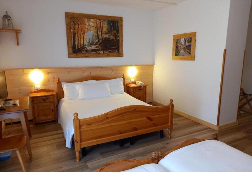 غرفة قياسية رباعية, Albergo Scoiattolo