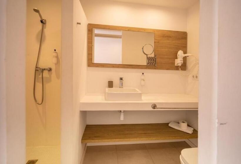 Номер Стандарт с Террасой, Xubec  Albergue Juvenil