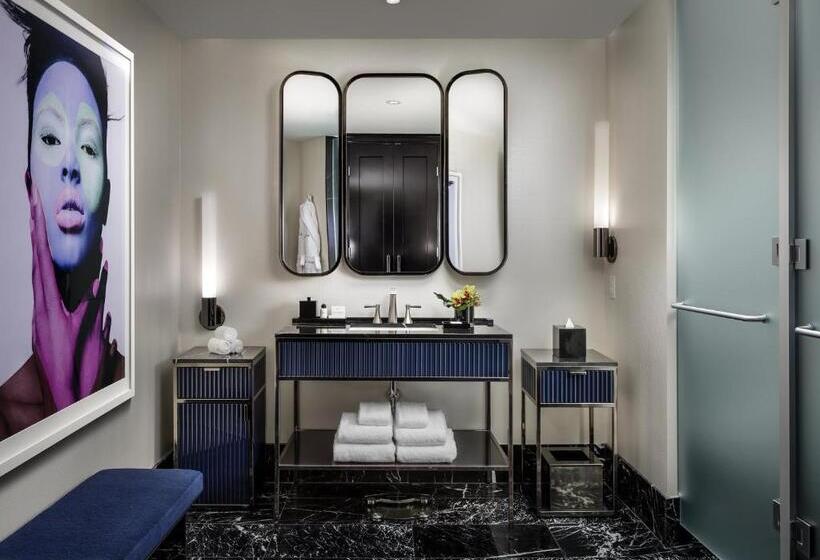 اتاق استاندارد با تخت بزرگ, Bisha Hotel Toronto