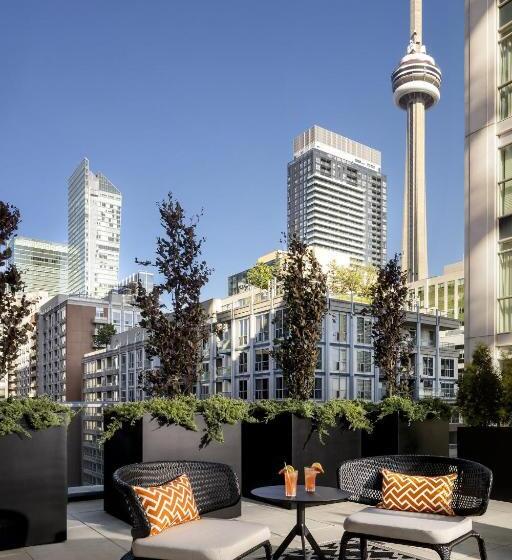 سوئیت با تخت بزرگ, Bisha Hotel Toronto