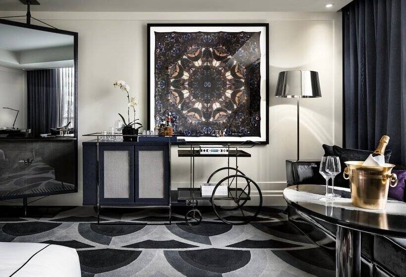 سوییت, Bisha Hotel Toronto