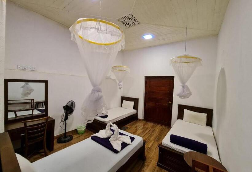 Quarto Triplo Estandar, Serendib Hill