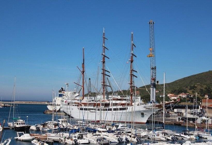Семейный Номер Вид на Море, Sur Le Quai