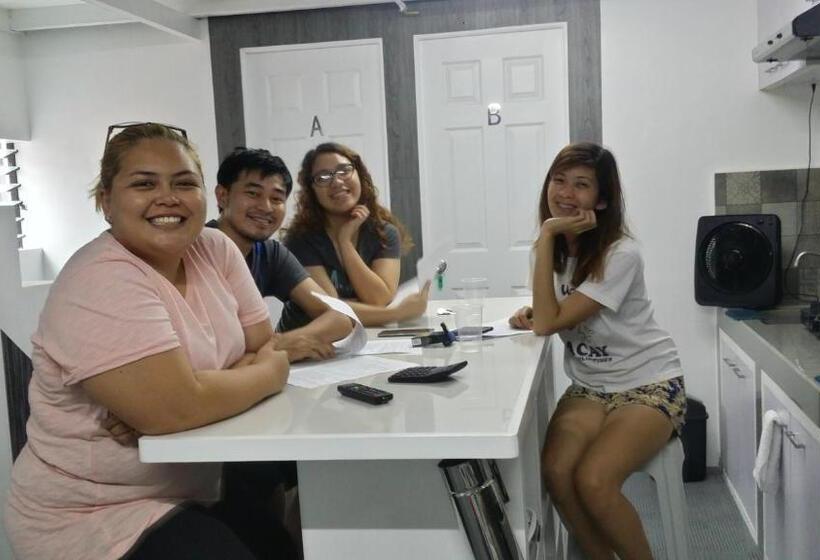 غرفة أساسية, Ervoruto Hostel Makati
