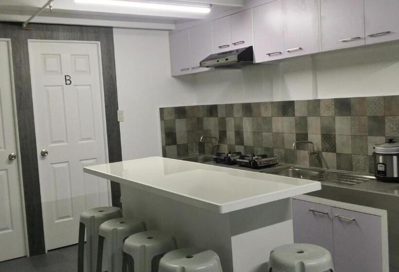 标准间, Ervoruto Hostel Makati