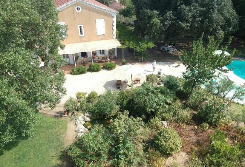 스탠다드 룸, Le Fer En Cèze