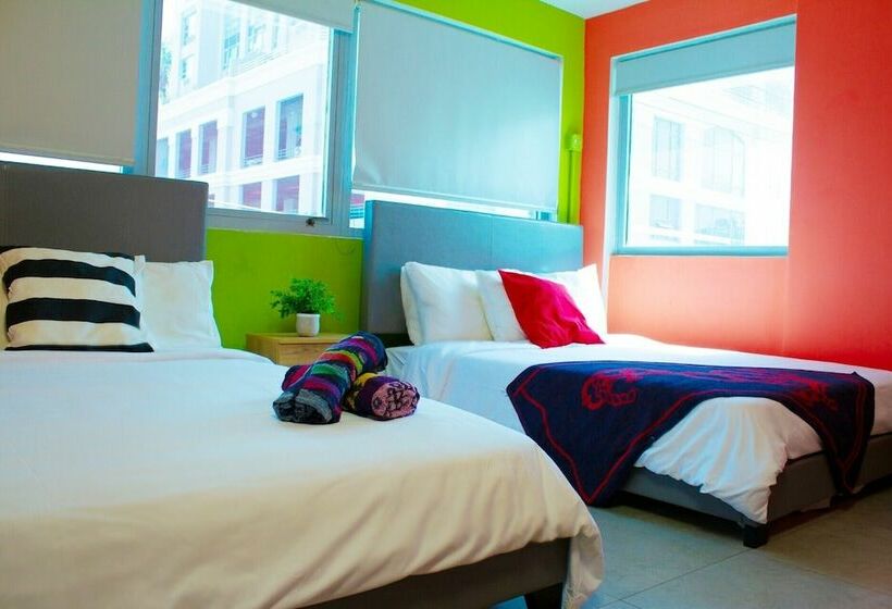 اتاق لوکس, Conturce Hostel