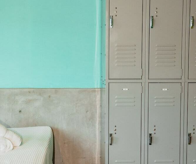 اتاق لوکس, Conturce Hostel