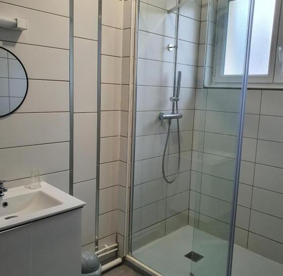 Семейный Номер, Come Inn